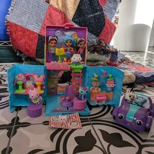 Gabby dollhouse dress up, Carlita and suoerheros